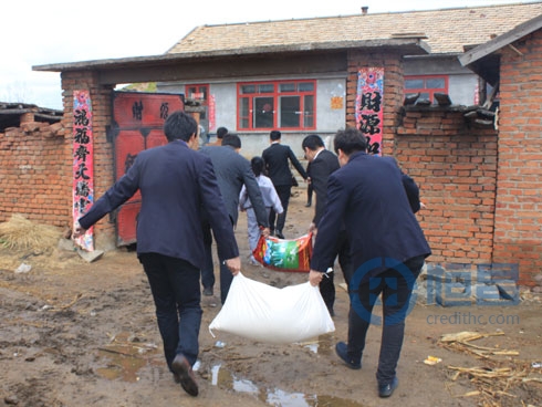 恒昌志愿者“世界微笑日”五林鎮(zhèn)西橋小學(xué)服務(wù)之行